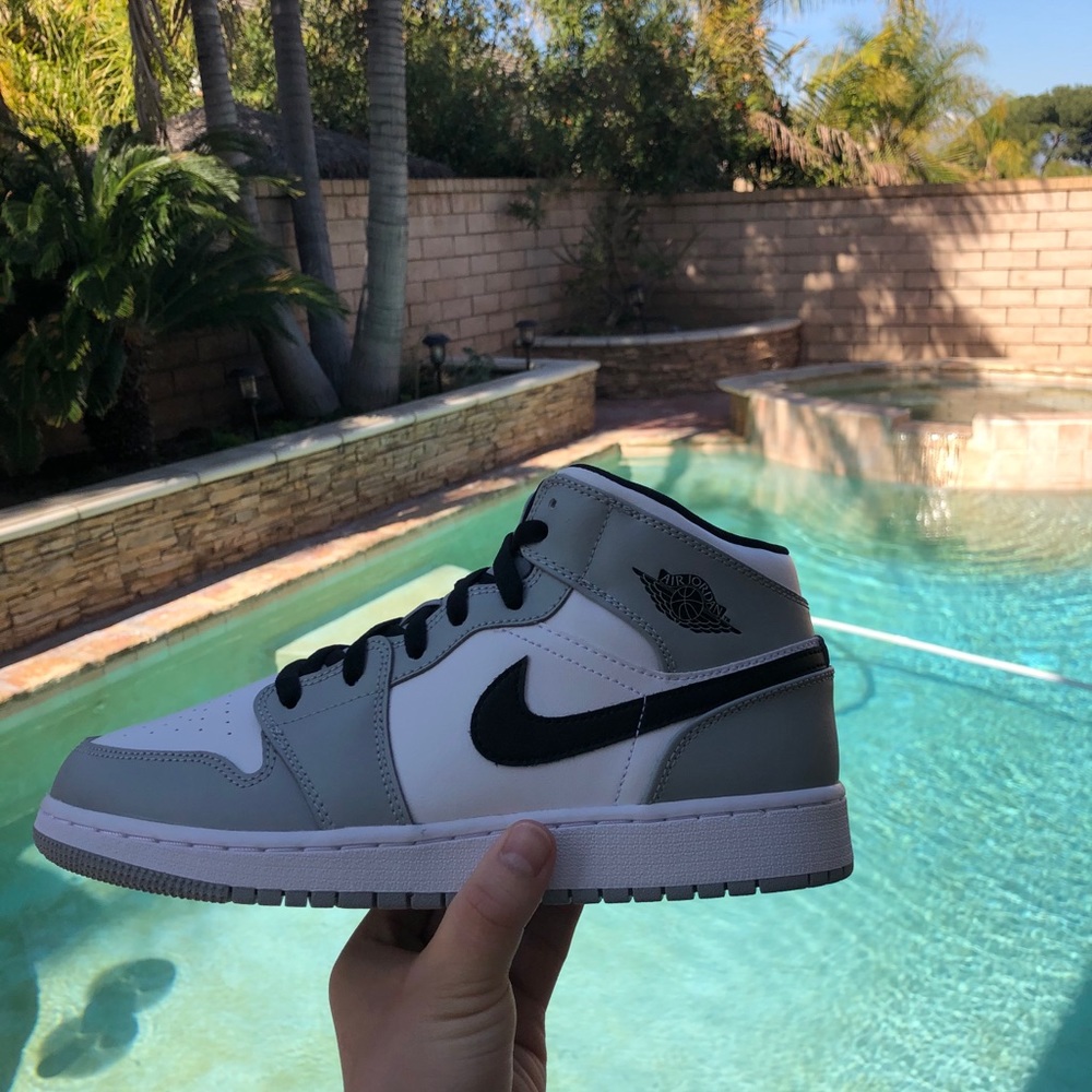 Jordan 1 mid smoke grey ds size 7 - Picture 11 of 14